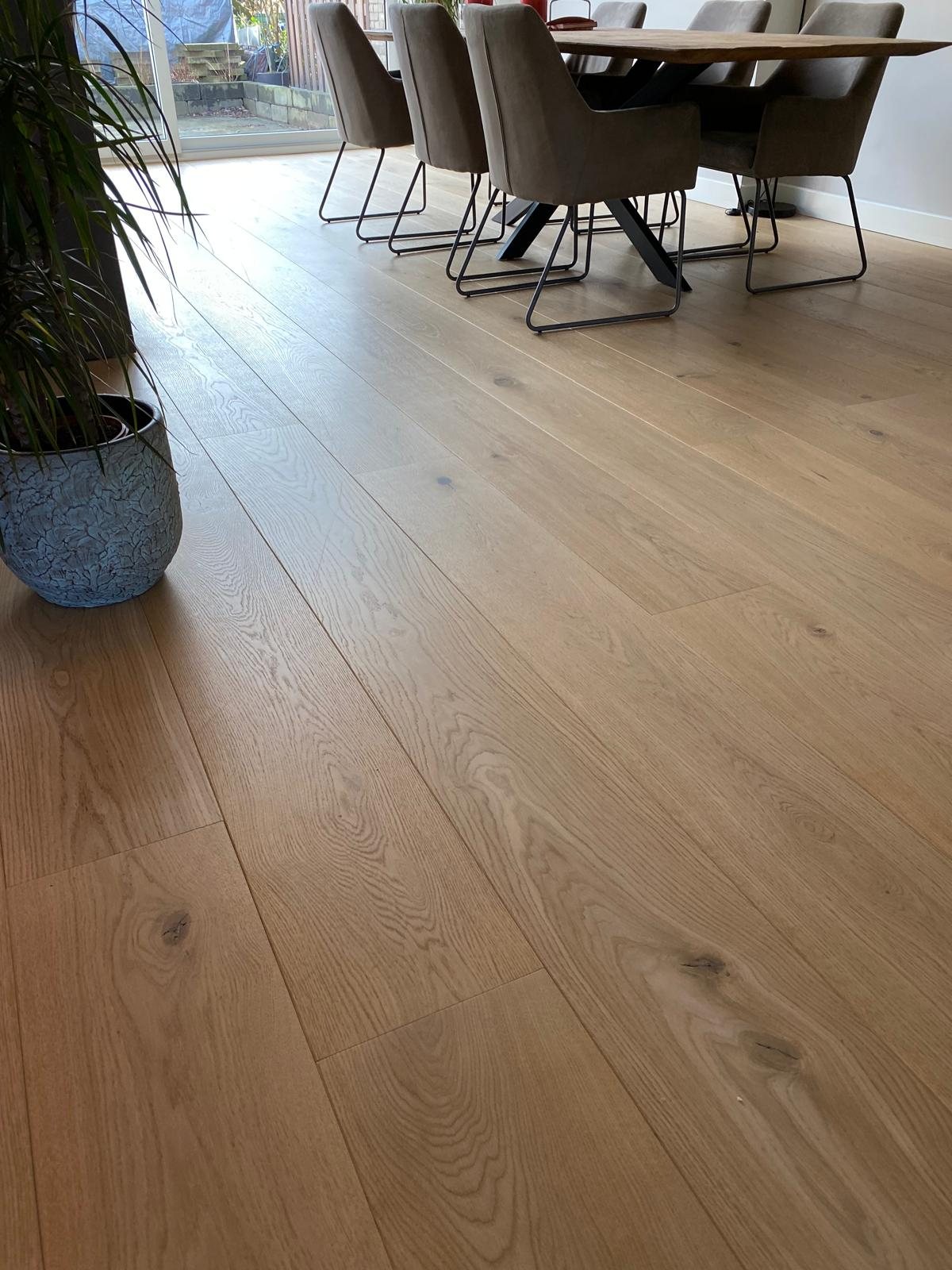 Houten vloer in de woonkamer